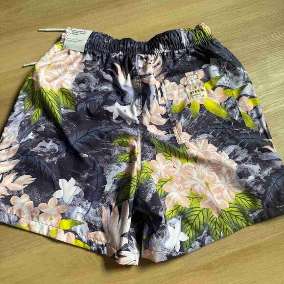 Men’s Tropical Floral Print Shorts - Picture 4 of 4